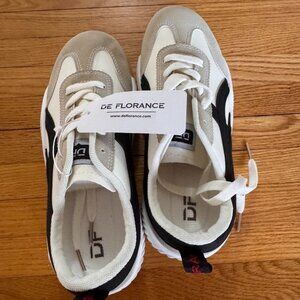 BNWT De Florance Chunky Retro Sneakers – Size 8